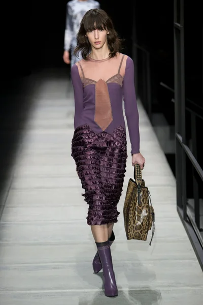 Look 57